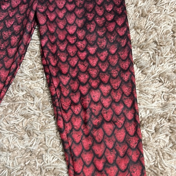 Blackmilk Scale Leggings (Pink) - Picture 3 of 4